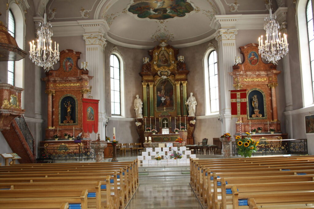 Altarraum Katholische Kirche Benken