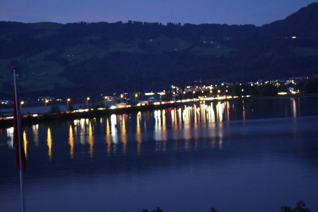 Zürichsee - Damm Rapperswil Pfäffikon bei Nacht